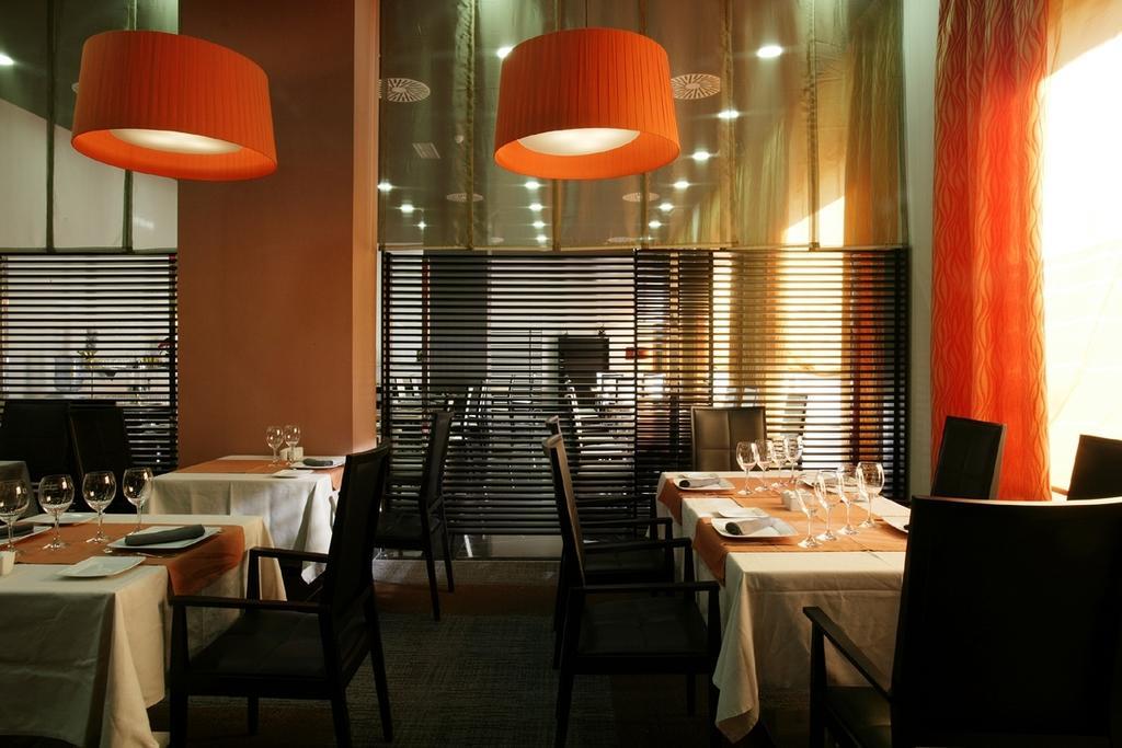 Holiday Inn Madrid - Las Tablas By Ihg Zewnętrze zdjęcie
