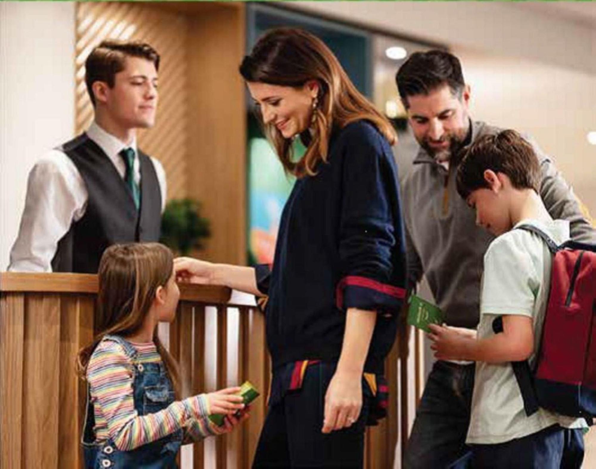 Holiday Inn Madrid - Las Tablas By Ihg Zewnętrze zdjęcie
